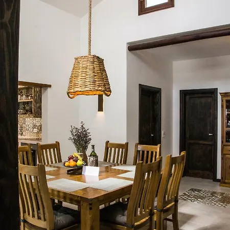 Holiday home Casa - Jacuzzi, Wifi & Bbq